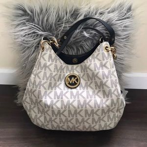 MICHAEL KORS NAVY ON WHITE MORGAM PURSE